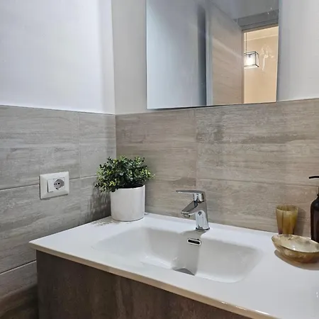 Apartment Portaromana Premier Milan